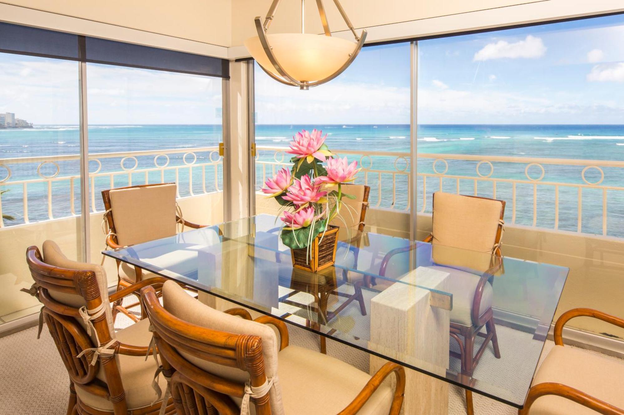 ホノルル キャッスル ワイキキ ショア ビーチフロント コンドミニアム